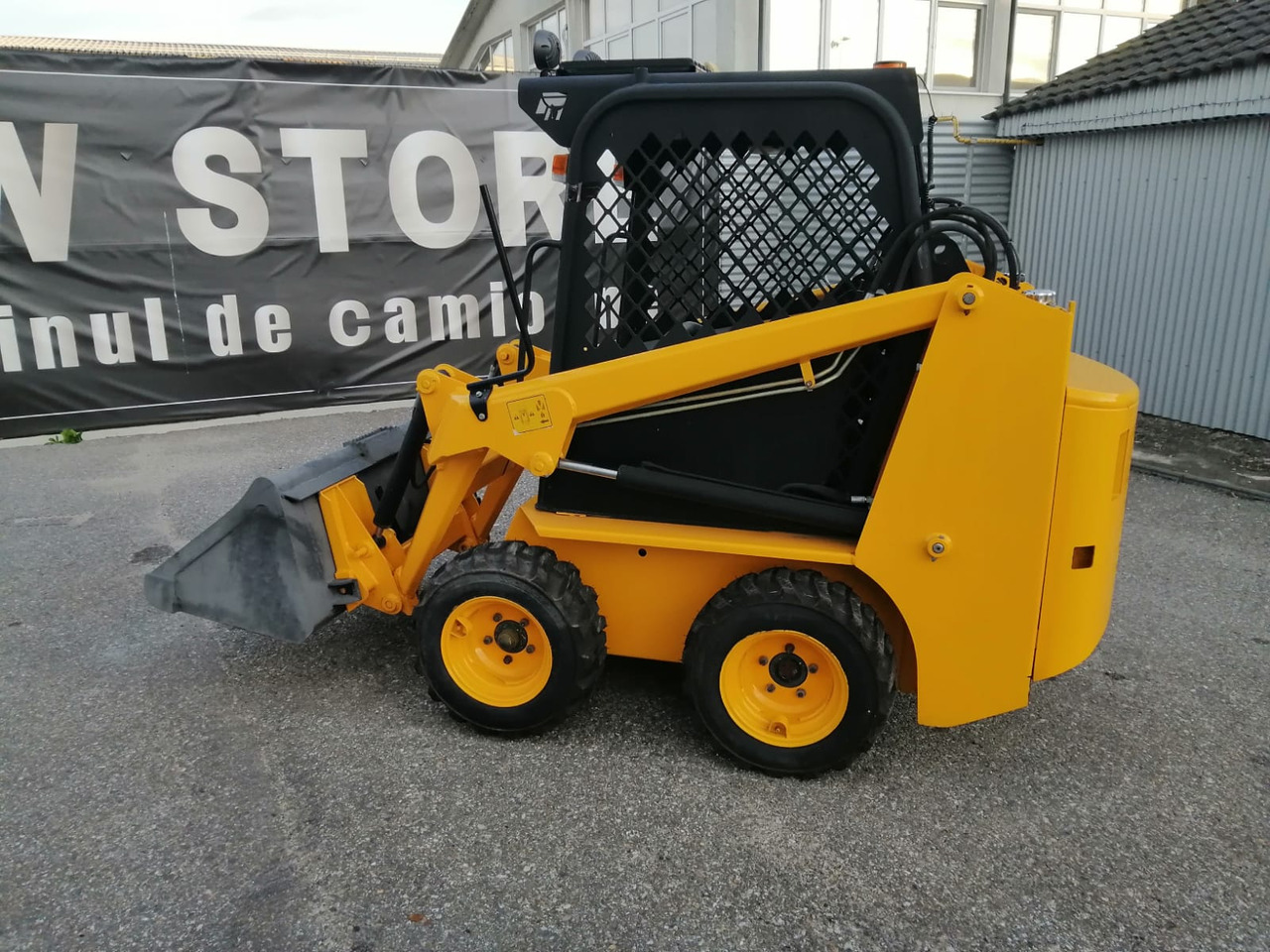 Bobcat Front Loader Ram Italia FM 120 – Hammer Installation - Kompaktlastare/ Slirstyrda lastare: bild 4 Bobcat Front Loader Ram Italia FM 120 – Hammer Installation - Kompaktlastare/ Slirstyrda lastare: bild 4