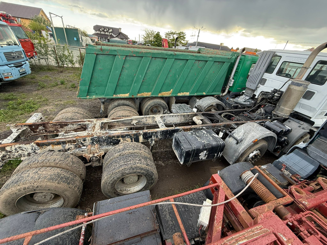 IVECO TRAKKER CHASSIS - Chassi lastbil: bild 3 IVECO TRAKKER CHASSIS - Chassi lastbil: bild 3