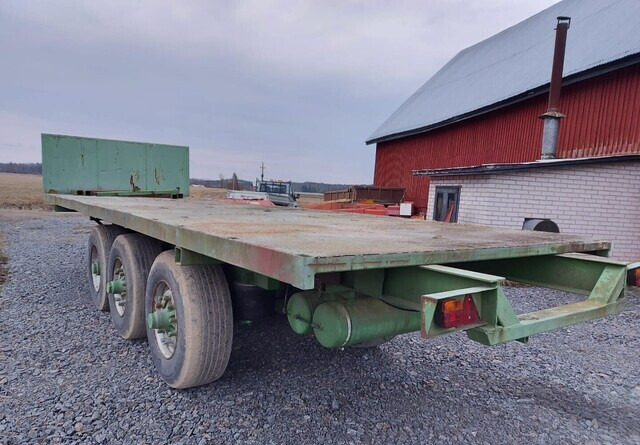 JALKALAVAKÄRRY - 3-akselinen ILMA-ALUSTAINEN KÄRRY MONEEN KÄYTTÖÖN - Flakvagn för lantbruk: bild 5 JALKALAVAKÄRRY - 3-akselinen ILMA-ALUSTAINEN KÄRRY MONEEN KÄYTTÖÖN - Flakvagn för lantbruk: bild 5