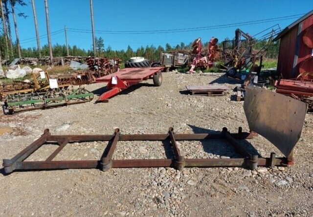 Metsäkärryn alusta 8 pankoinen pituus 400cm - Skogsvagn: bild 1 Metsäkärryn alusta 8 pankoinen pituus 400cm - Skogsvagn: bild 1