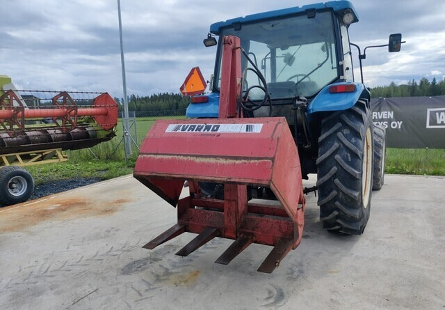 Varmo 400 rehuleikkuri - VIDEO - Utrustning för ensilage: bild 1 Varmo 400 rehuleikkuri - VIDEO - Utrustning för ensilage: bild 1