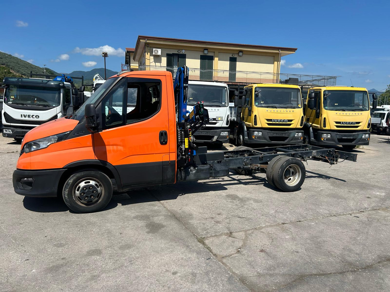 IVECO DAILY 35-140 - Kranbil: bild 3 IVECO DAILY 35-140 - Kranbil: bild 3