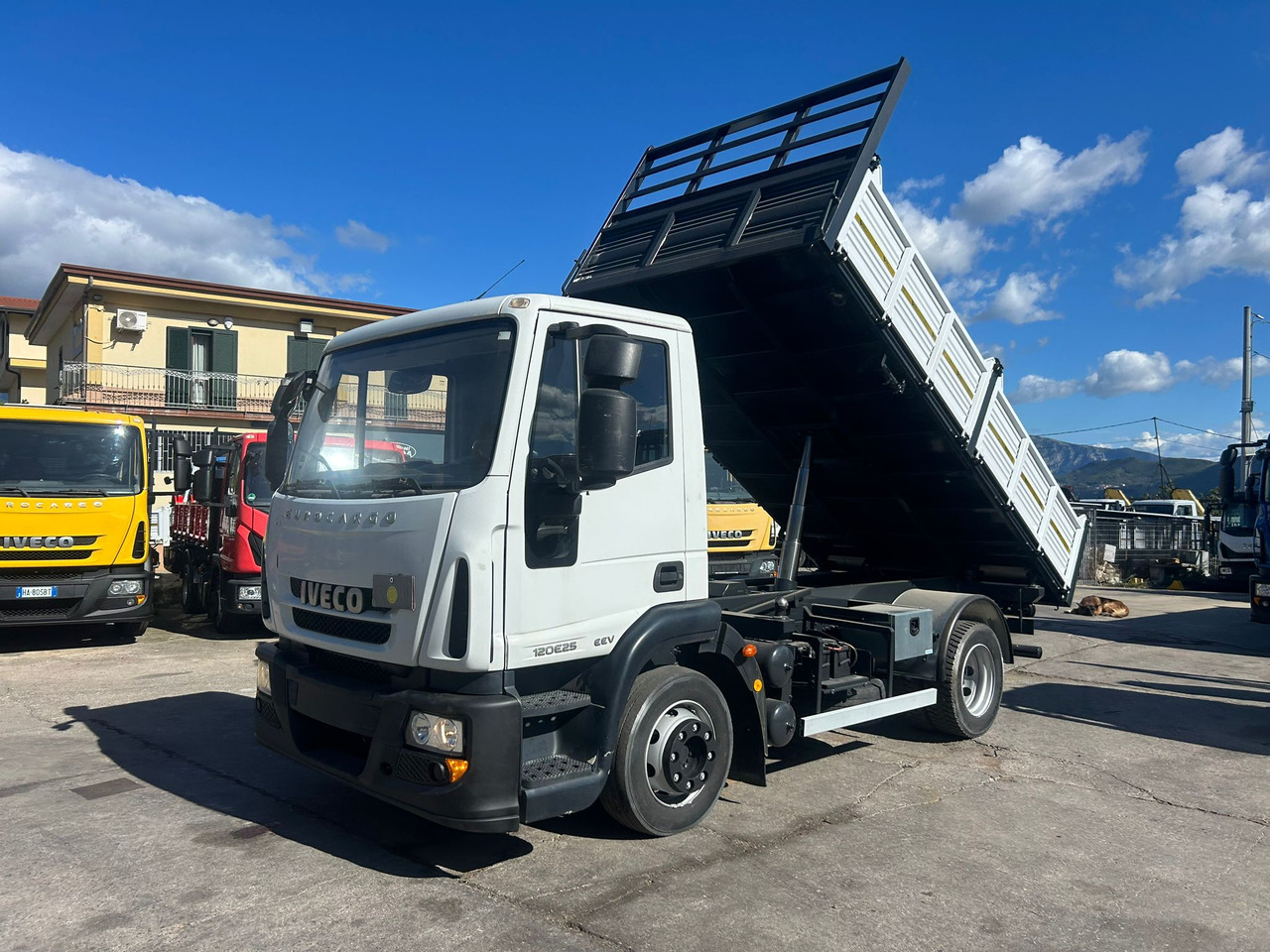 IVECO EUROCARGO 120E25 - Tippbil lastbil: bild 1 IVECO EUROCARGO 120E25 - Tippbil lastbil: bild 1
