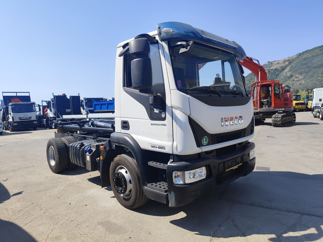 IVECO EUROCARGO 140-250 - Lastväxlare lastbil: bild 1 IVECO EUROCARGO 140-250 - Lastväxlare lastbil: bild 1