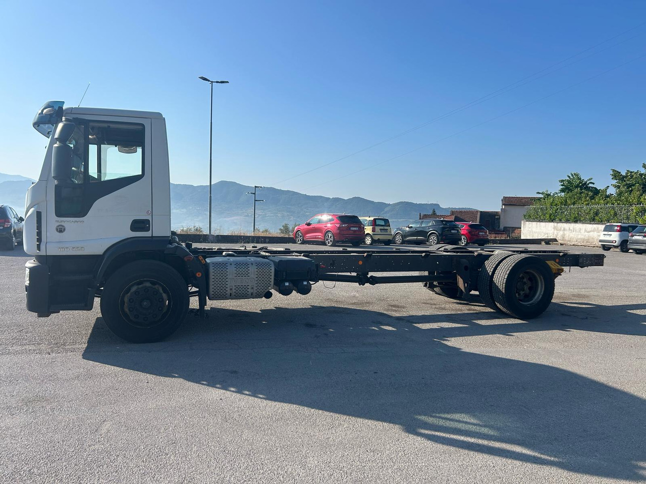 IVECO EUROCARGO 180-320 - Chassi lastbil: bild 2 IVECO EUROCARGO 180-320 - Chassi lastbil: bild 2