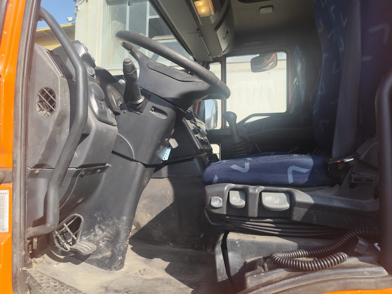 IVECO STRALIS 190S31 - Kranbil: bild 2 IVECO STRALIS 190S31 - Kranbil: bild 2