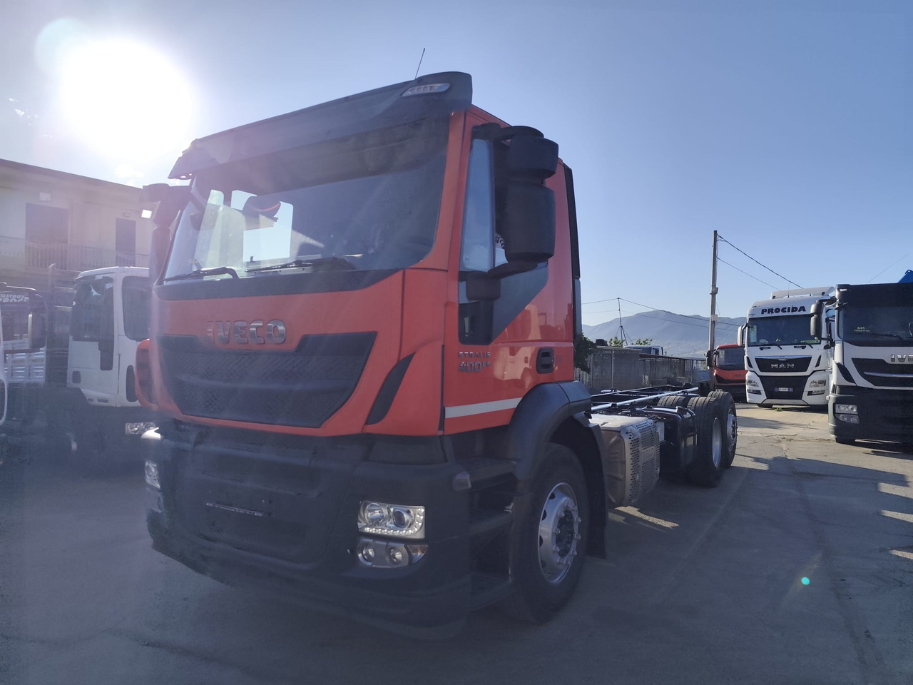 IVECO STRALIS 260S40 - Flakbil: bild 1 IVECO STRALIS 260S40 - Flakbil: bild 1