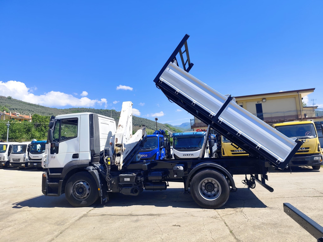 IVECO STRALIS CUBE 190S33 - Kranbil: bild 3 IVECO STRALIS CUBE 190S33 - Kranbil: bild 3