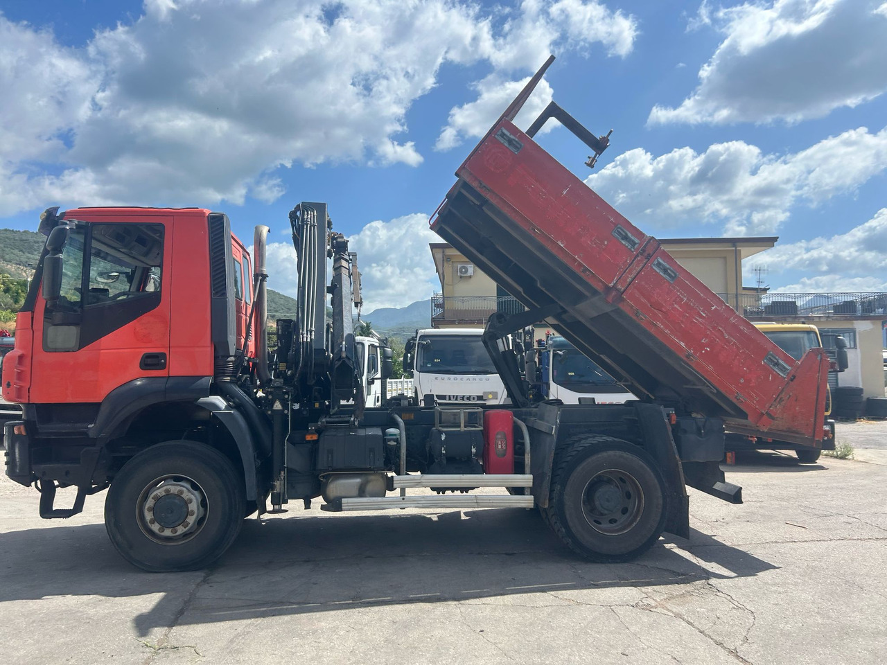 IVECO TRAKKER 190T36 - Kranbil: bild 4 IVECO TRAKKER 190T36 - Kranbil: bild 4