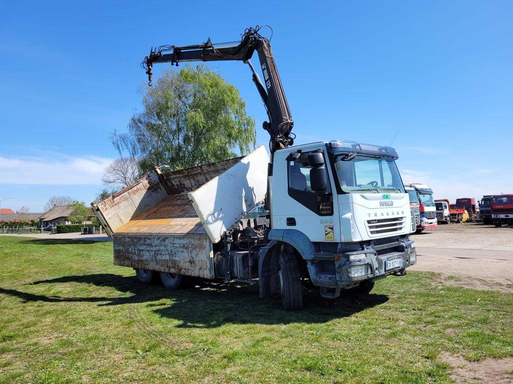 IVECO TRAKKER 260T36 - Kranbil: bild 4 IVECO TRAKKER 260T36 - Kranbil: bild 4