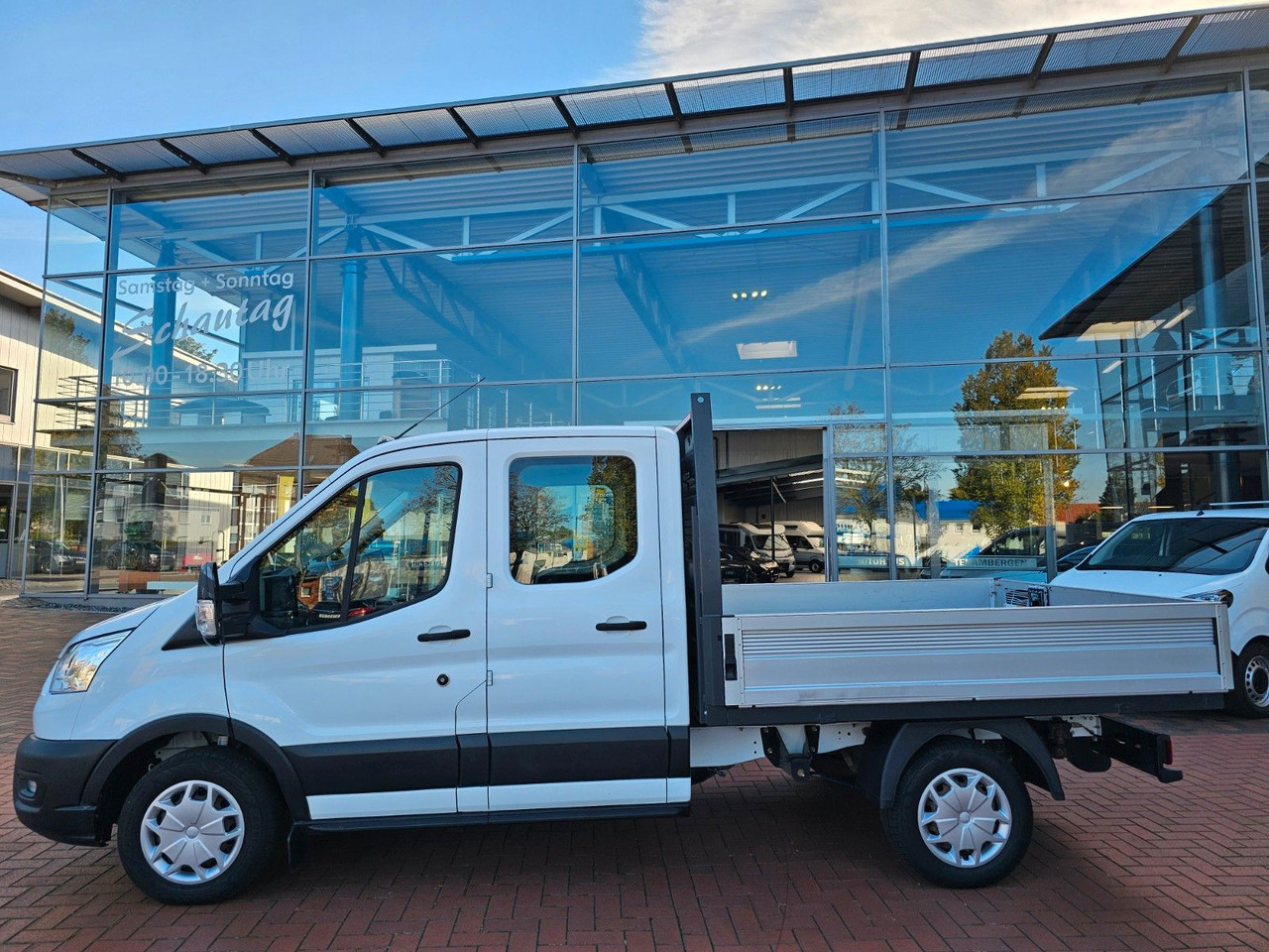 Ford Transit Pritsche 310 DoKa AHK Klima 7 Sitzer - Transportbil med flak, Dubbelhytt transportbil: bild 2 Ford Transit Pritsche 310 DoKa AHK Klima 7 Sitzer - Transportbil med flak, Dubbelhytt transportbil: bild 2