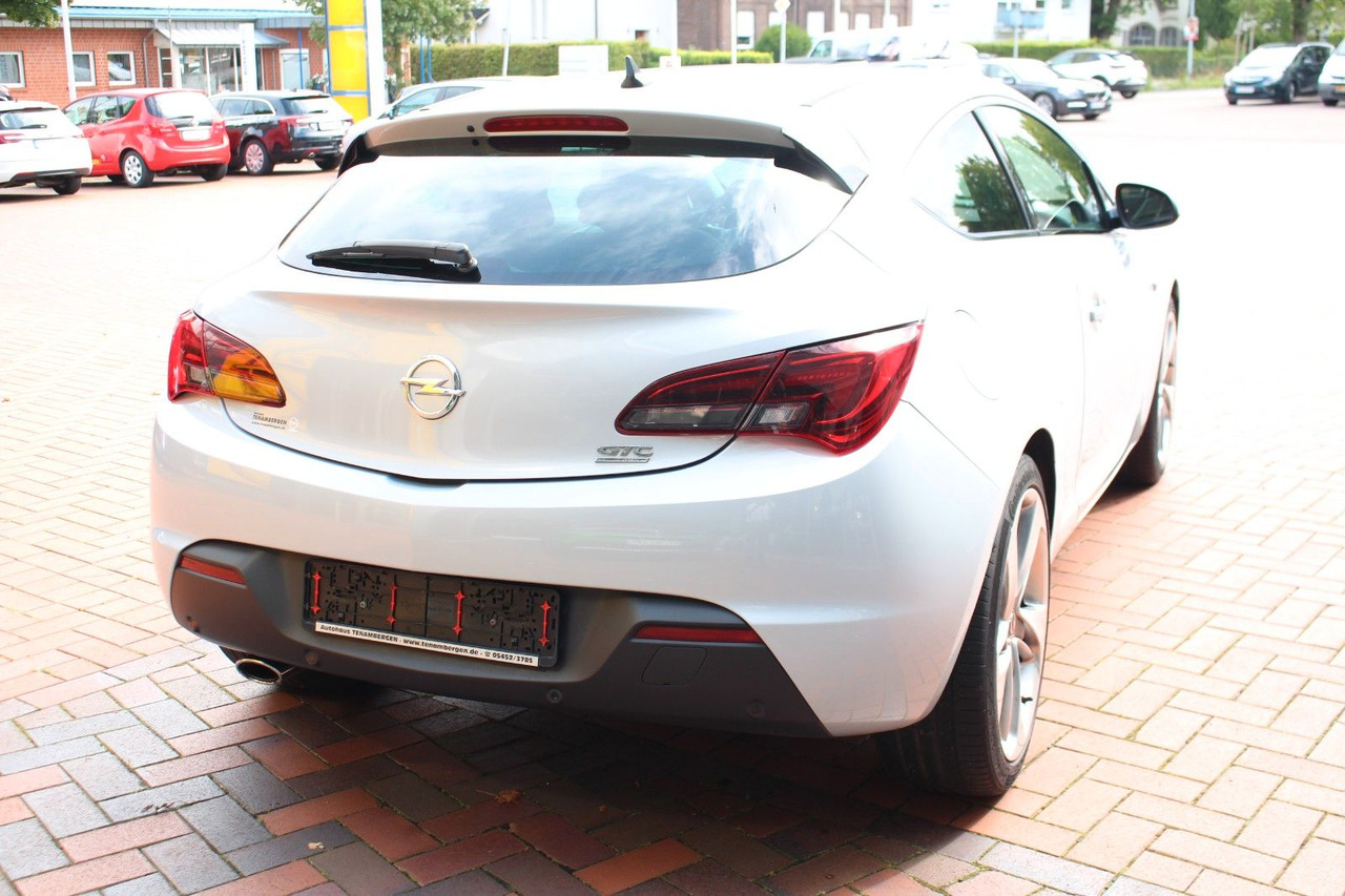 Opel Astra J GTC Innovation - Personbil: bild 3 Opel Astra J GTC Innovation - Personbil: bild 3