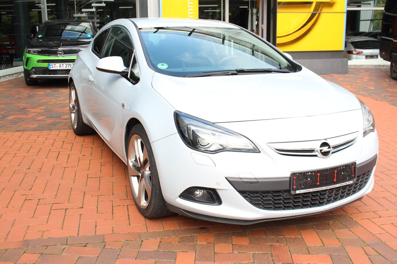 Opel Astra J GTC Innovation - Personbil: bild 4 Opel Astra J GTC Innovation - Personbil: bild 4