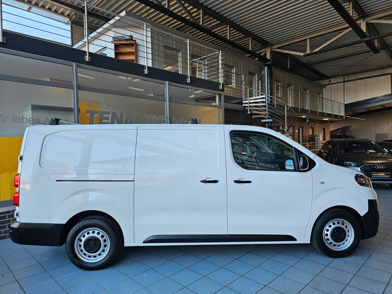 Opel Vivaro Kasten Edition L Sortimo 180°Kamera DAB - Små skåpbil: bild 3 Opel Vivaro Kasten Edition L Sortimo 180°Kamera DAB - Små skåpbil: bild 3