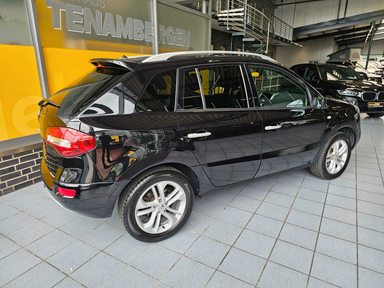 Renault Koleos 2.0 dCi Night&Day 4x4 Leder Navi Bose - SUV: bild 2 Renault Koleos 2.0 dCi Night&Day 4x4 Leder Navi Bose - SUV: bild 2