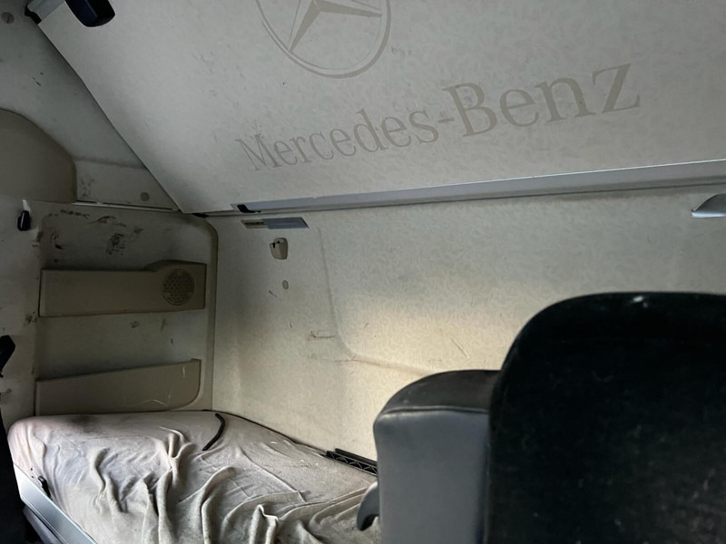 Hytt och interiör Mercedes-Benz Actros MP4: bild 12