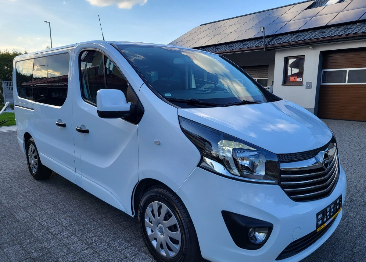 Opel Vivaro bogato doposażone serwisowane Zarejstrowane - Persontransport: bild 5 Opel Vivaro bogato doposażone serwisowane Zarejstrowane - Persontransport: bild 5