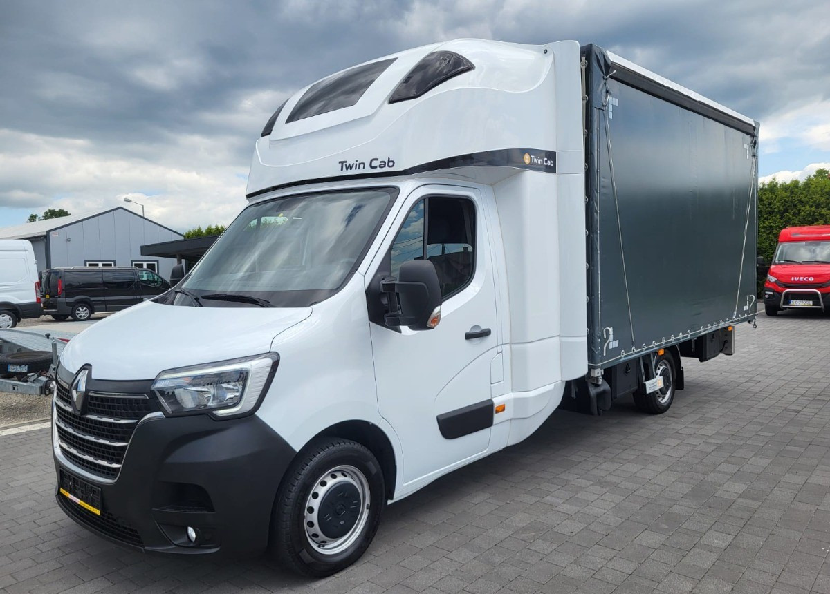 Renault 10 europalet kabina XXL 2x spania Master jak Nowy Kabina 2xspanie - Transportbil med kapell: bild 2 Renault 10 europalet kabina XXL 2x spania Master jak Nowy Kabina 2xspanie - Transportbil med kapell: bild 2