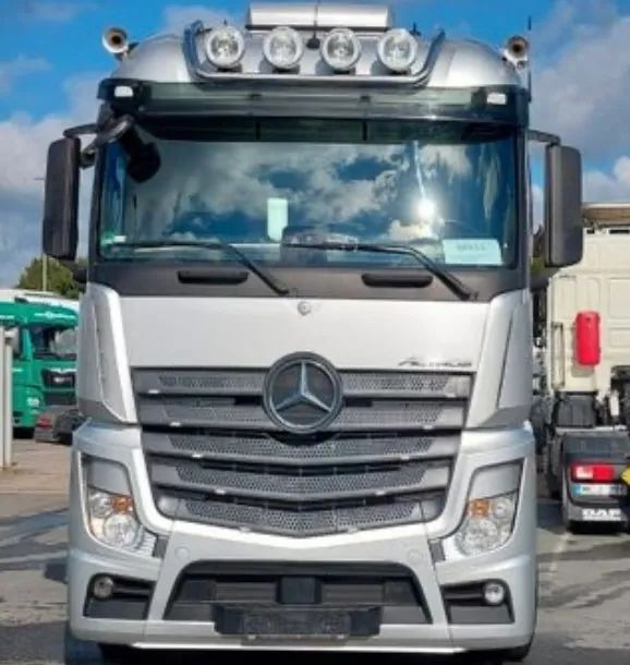 Mercedes-Benz ACTROS 2542 - Lastbil med skåp: bild 5 Mercedes-Benz ACTROS 2542 - Lastbil med skåp: bild 5