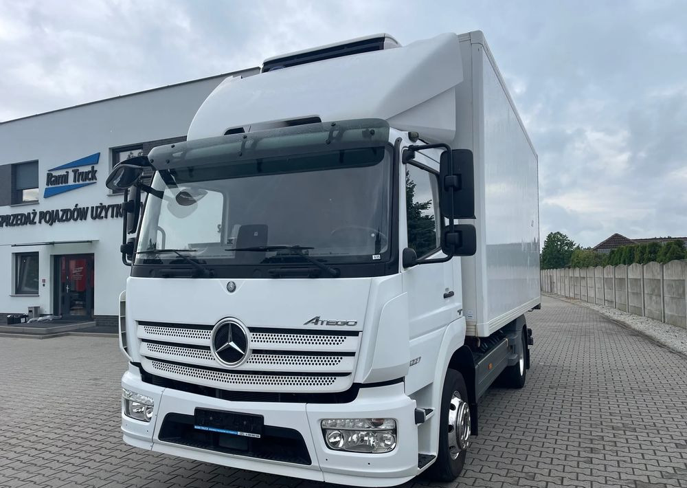 Mercedes-Benz ATEGO 1227 CHŁODNIA HAKOWA / HAKÓWKA - Kylbil lastbil: bild 1 Mercedes-Benz ATEGO 1227 CHŁODNIA HAKOWA / HAKÓWKA - Kylbil lastbil: bild 1