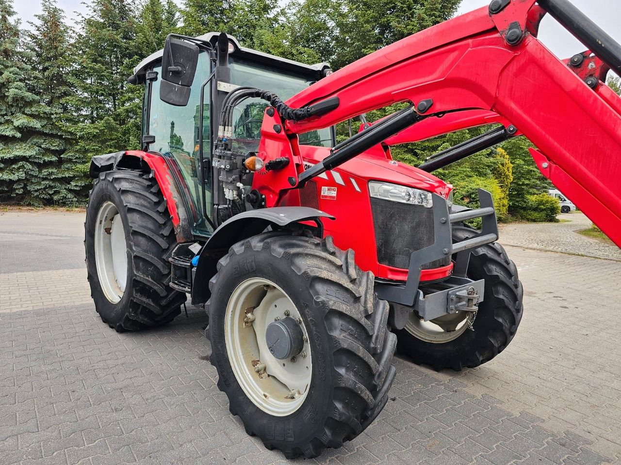 Massey Ferguson 6713 6713 S Mit Frondlader / Luft / Beschadight - Traktor: bild 3 Massey Ferguson 6713 6713 S Mit Frondlader / Luft / Beschadight - Traktor: bild 3