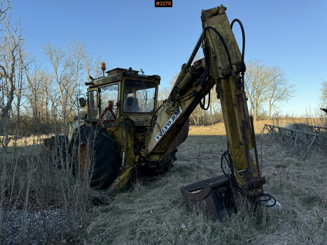 Backhoe loader Volvo BM 646 with attachments Repair object - Grävlastare: bild 5 Backhoe loader Volvo BM 646 with attachments Repair object - Grävlastare: bild 5