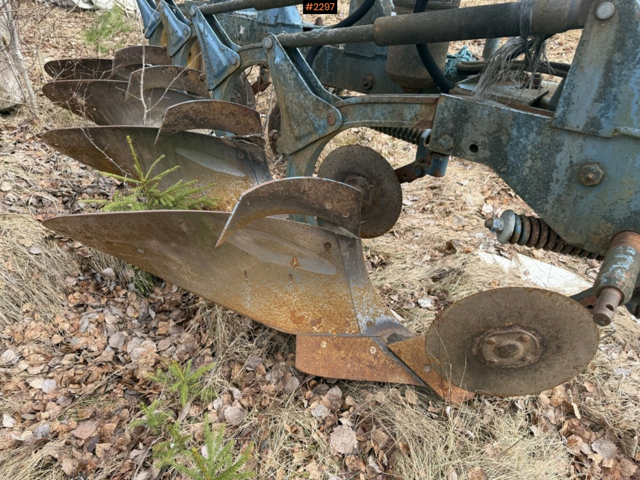 Brick Plough 4 furrow Överum C 487 - Maskin för jordbearbetning: bild 1 Brick Plough 4 furrow Överum C 487 - Maskin för jordbearbetning: bild 1