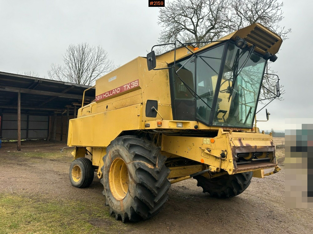 Combine harvester New Holland TX36 20 ft header with wagon (see video) - Skördetröska: bild 2 Combine harvester New Holland TX36 20 ft header with wagon (see video) - Skördetröska: bild 2
