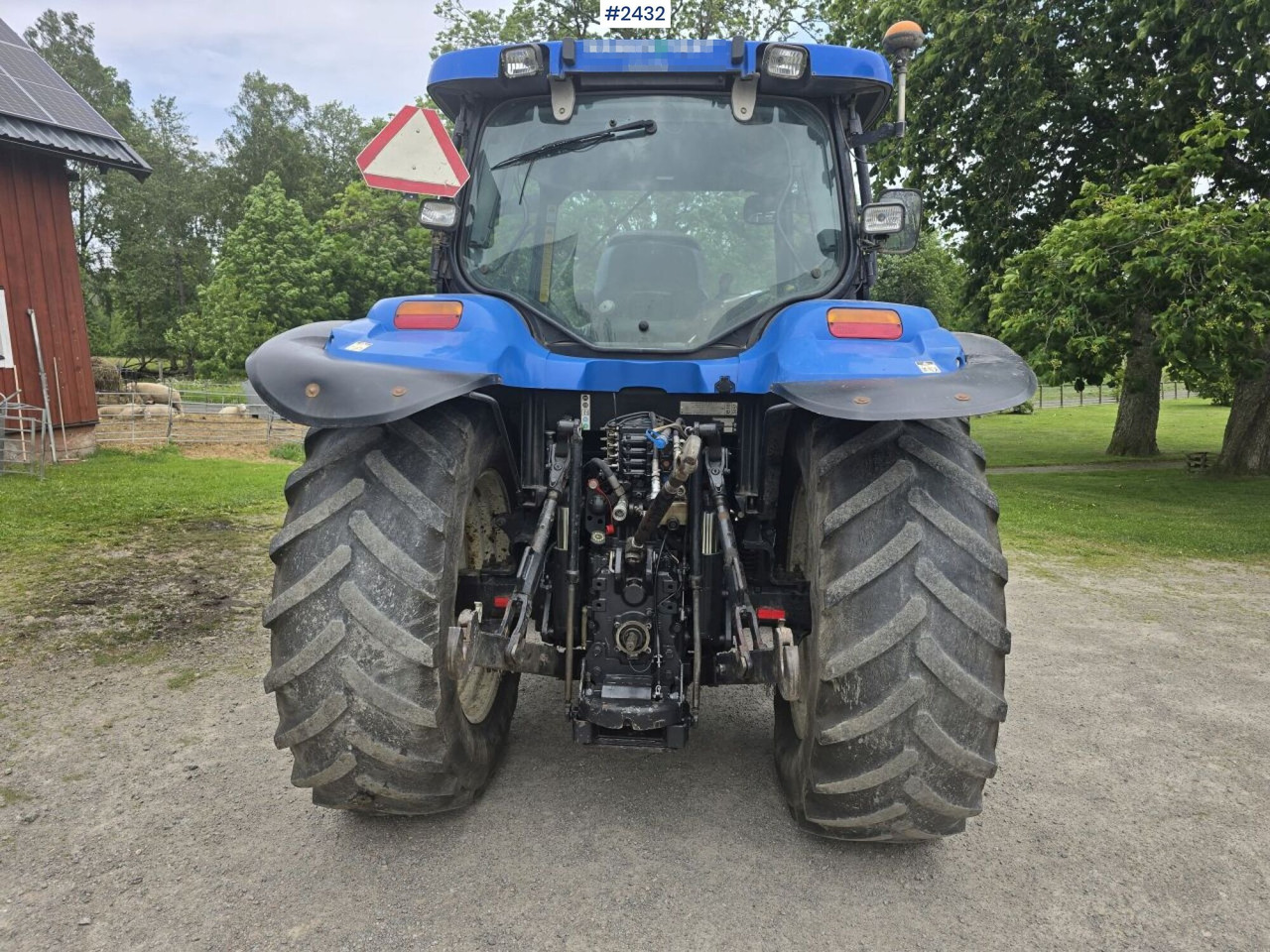 New Holland TS 125A med Frontlastare - Traktor: bild 3 New Holland TS 125A med Frontlastare - Traktor: bild 3