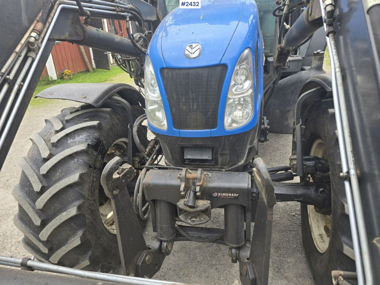 New Holland TS 125A med Frontlastare - Traktor: bild 4 New Holland TS 125A med Frontlastare - Traktor: bild 4