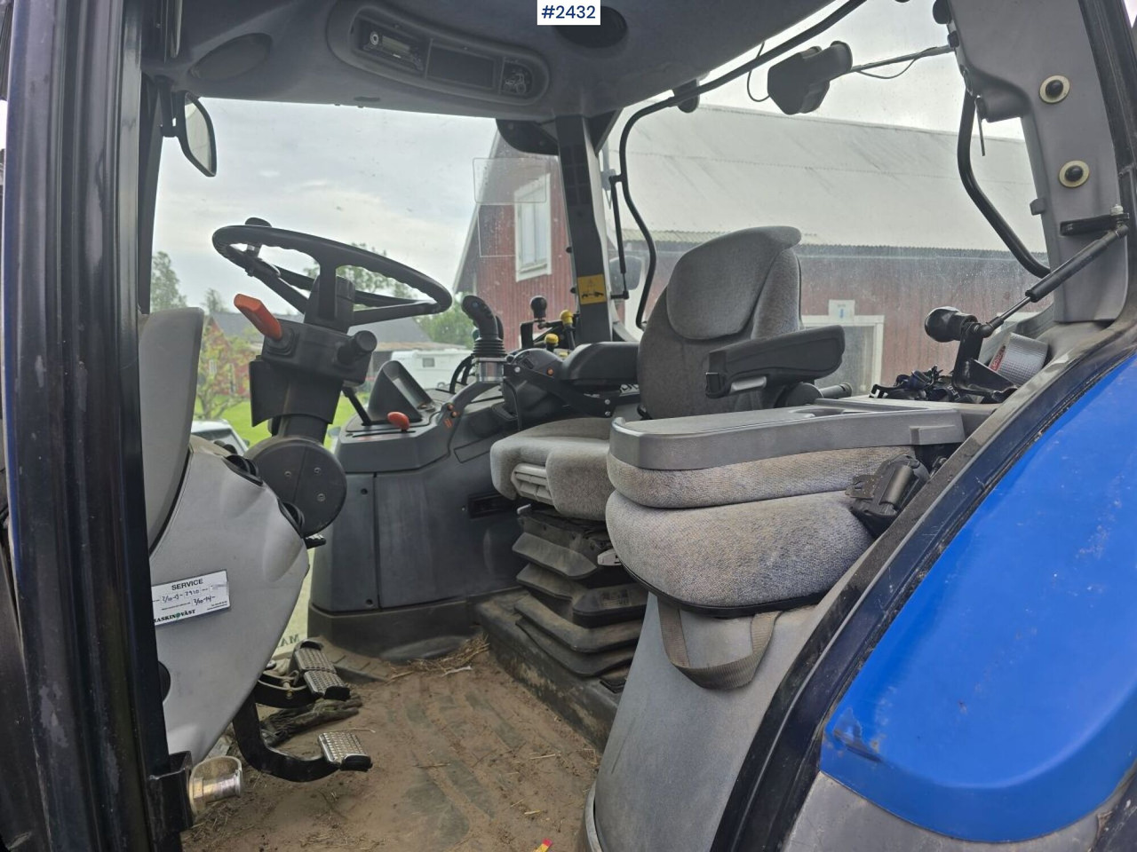 New Holland TS 125A med Frontlastare - Traktor: bild 5 New Holland TS 125A med Frontlastare - Traktor: bild 5