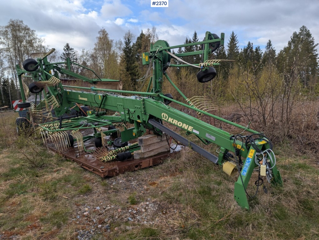 Rotary Rake Krone Swadro 1010 - Utrustning för vallskörd: bild 1 Rotary Rake Krone Swadro 1010 - Utrustning för vallskörd: bild 1