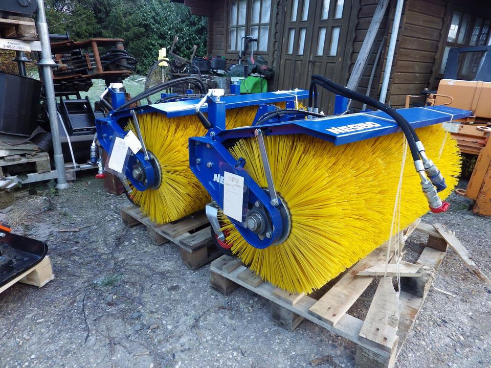 Front Kehrmaschine vollhydraulisch 1200NESBO ISEKI (2200 netto) - Sopaggregat: bild 1 Front Kehrmaschine vollhydraulisch 1200NESBO ISEKI (2200 netto) - Sopaggregat: bild 1