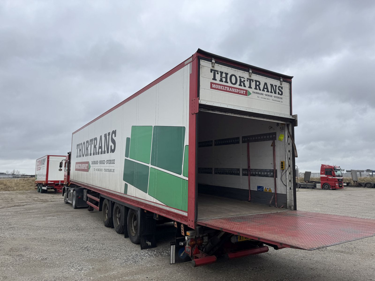 SCHMITZ Cargobull SCB*S3B - Skåp semitrailer: bild 3 SCHMITZ Cargobull SCB*S3B - Skåp semitrailer: bild 3