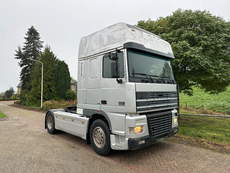 DAF XF 530 4X2 Manual EUR3 LOW KM - Dragbil: bild 5 DAF XF 530 4X2 Manual EUR3 LOW KM - Dragbil: bild 5