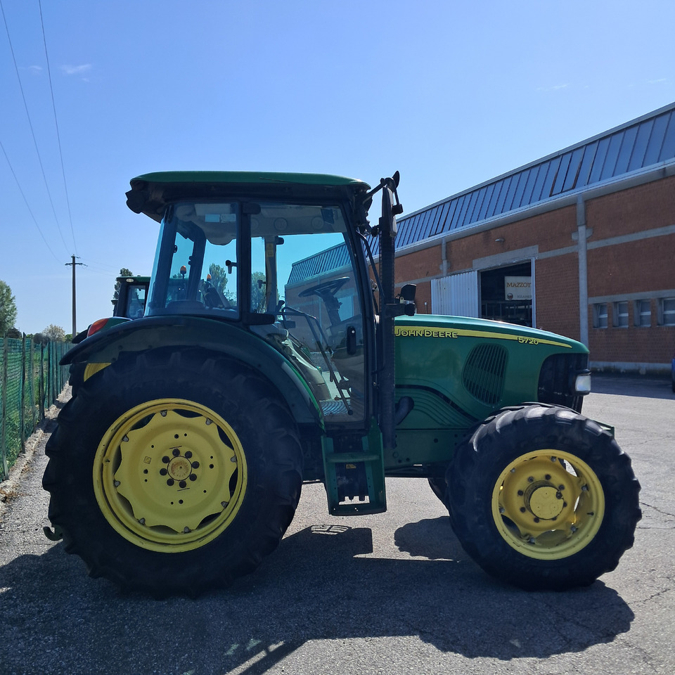 JOHN DEERE 5720 - Traktor: bild 4 JOHN DEERE 5720 - Traktor: bild 4