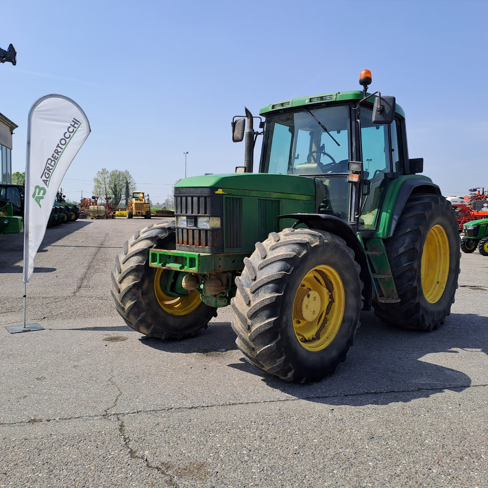 JOHN DEERE 6910 - Traktor: bild 1 JOHN DEERE 6910 - Traktor: bild 1