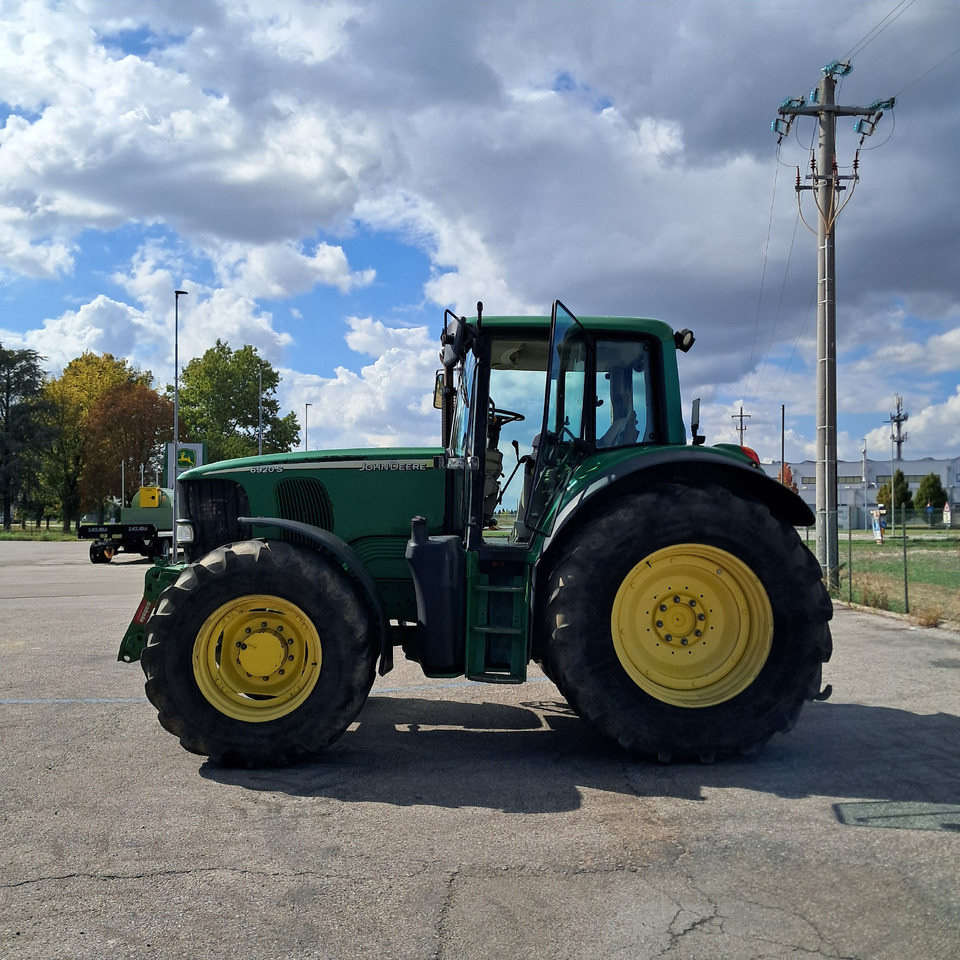 JOHN DEERE 6920S - Traktor: bild 2 JOHN DEERE 6920S - Traktor: bild 2