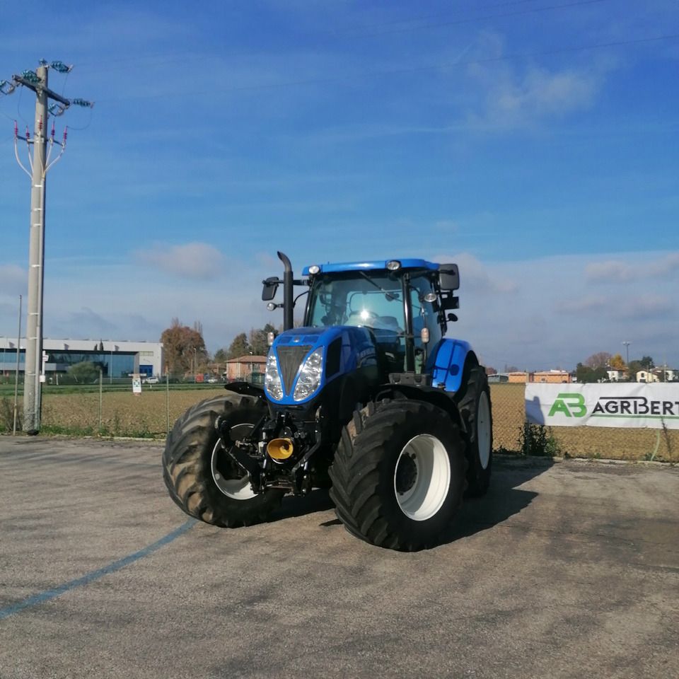 NEW HOLLAND T7 210 - Traktor: bild 3 NEW HOLLAND T7 210 - Traktor: bild 3