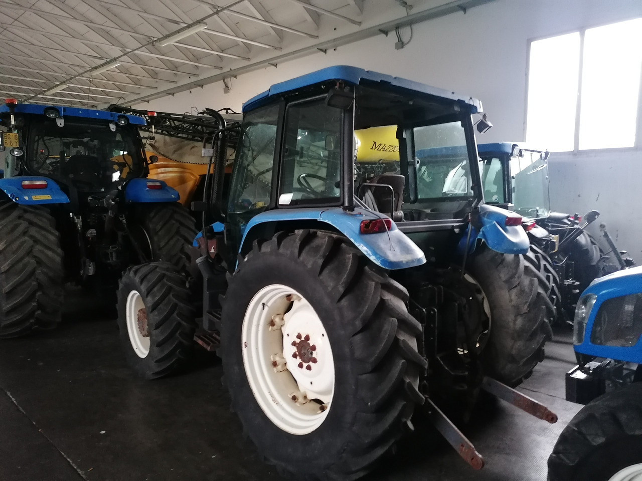 NEW HOLLAND TL 90 - Traktor: bild 5 NEW HOLLAND TL 90 - Traktor: bild 5