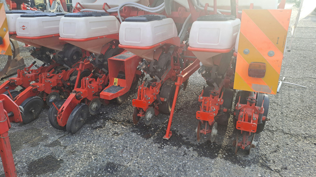 SEMINATRICE DI PRECISIONE KUHN MAXIMA 2 TD - Såmaskin: bild 4 SEMINATRICE DI PRECISIONE KUHN MAXIMA 2 TD - Såmaskin: bild 4