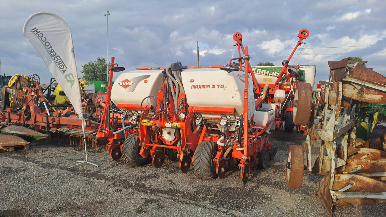 SEMINATRICE DI PRECISIONE KUHN MAXIMA 2 TD - Såmaskin: bild 2 SEMINATRICE DI PRECISIONE KUHN MAXIMA 2 TD - Såmaskin: bild 2