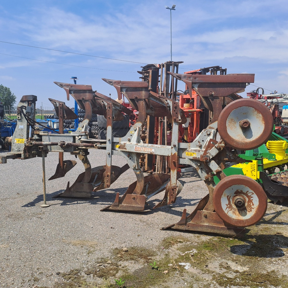 TRIVOMERE EMMEGIEMME - Plog: bild 1 TRIVOMERE EMMEGIEMME - Plog: bild 1