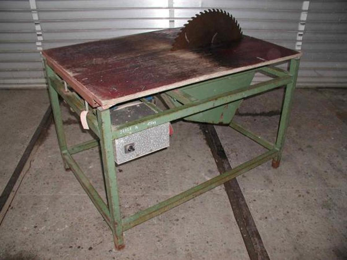 Brennholz-Kreissäge EIGENBAU - Träbearbetningsmaskin: bild 1 Brennholz-Kreissäge EIGENBAU - Träbearbetningsmaskin: bild 1