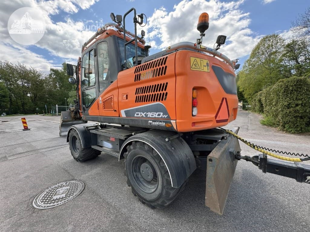 Doosan DX 160 W - Grävmaskin på däck: bild 2 Doosan DX 160 W - Grävmaskin på däck: bild 2