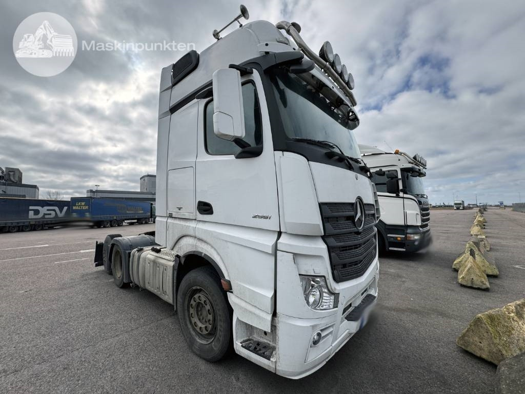 Mercedes-Benz Actros 2551 - Dragbil: bild 1 Mercedes-Benz Actros 2551 - Dragbil: bild 1