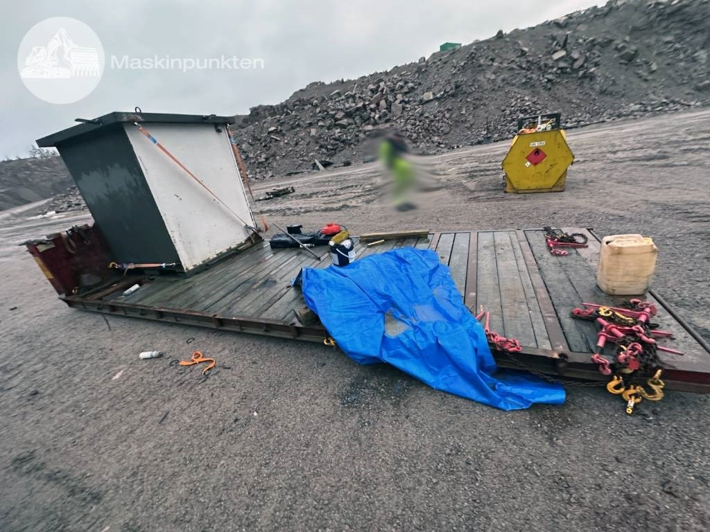 Maskinflak Med säkerhetsskåp - Flakbyggnation: bild 1 Maskinflak Med säkerhetsskåp - Flakbyggnation: bild 1