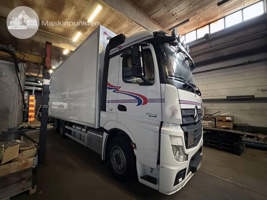 Mercedes-Benz Actros 2545 - Lastbil med skåp: bild 3 Mercedes-Benz Actros 2545 - Lastbil med skåp: bild 3