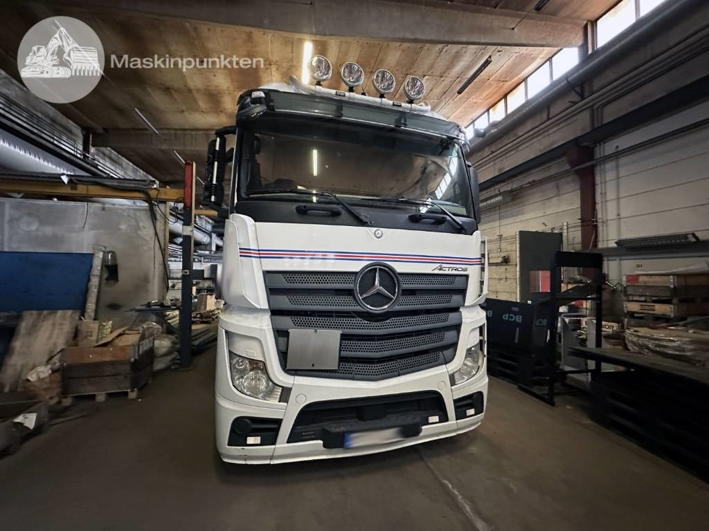 Mercedes-Benz Actros 2545 - Lastbil med skåp: bild 2 Mercedes-Benz Actros 2545 - Lastbil med skåp: bild 2