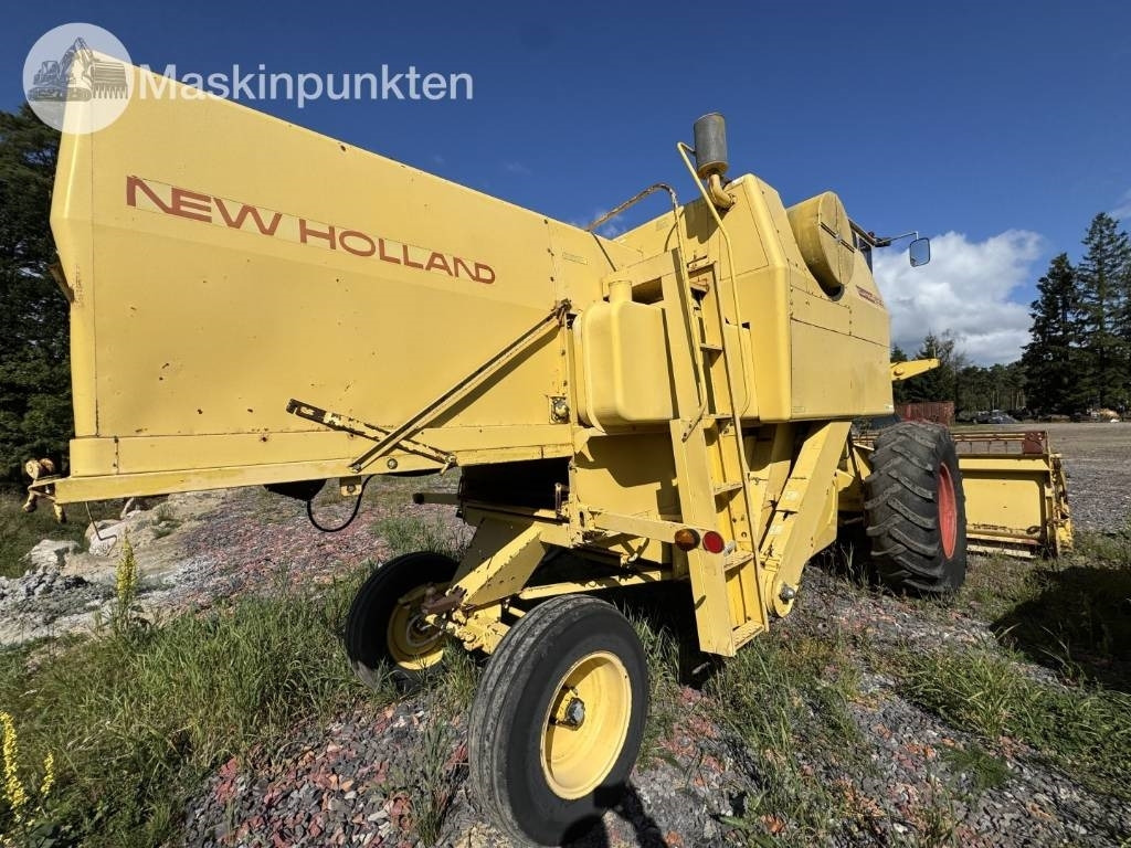 New Holland 1530 - Skördetröska: bild 4 New Holland 1530 - Skördetröska: bild 4
